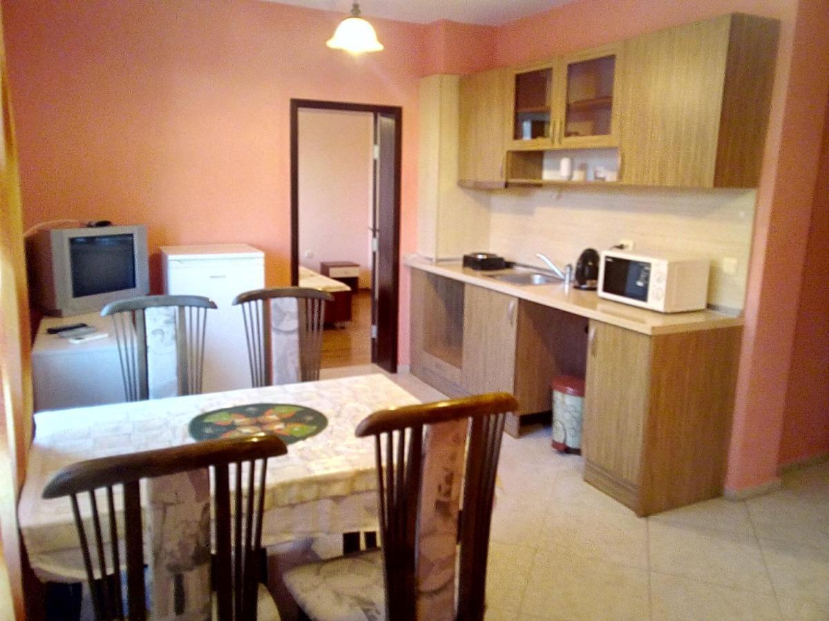 Семеен Хотел Бостън Ravda Exteriör bild